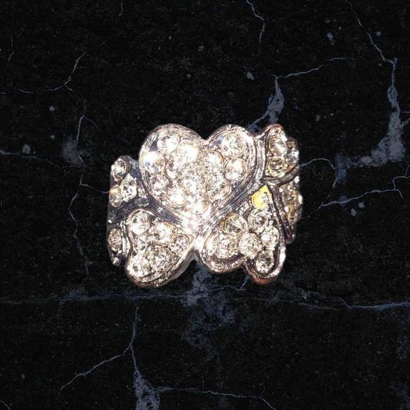 Womens Crystal Filled Hearts Ring, Silver Tone, Size 9, Fair Condition - Picture 10 of 10